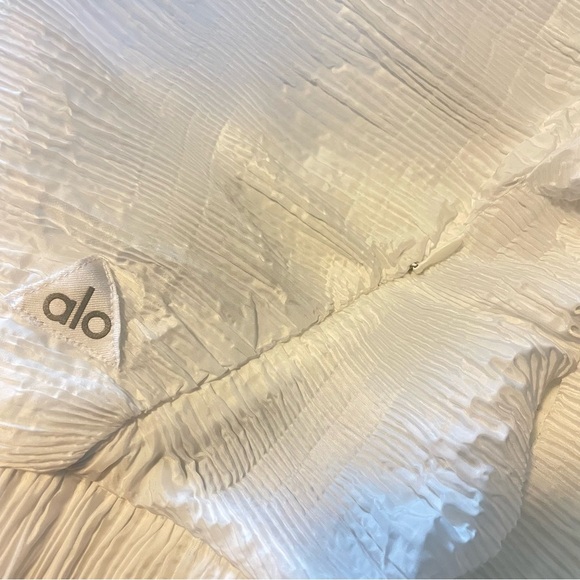 ALO Yoga White Textured Bomber Jacket - Picture 3 of 4